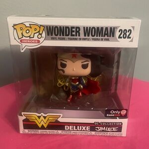 Funko Pop Wonder Woman Vinyl Figure #282 NWOT